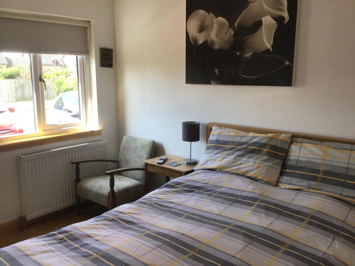 Exclusive Private Double Room, En-Suite Wet Room Private Entrance Forres Exteriör bild