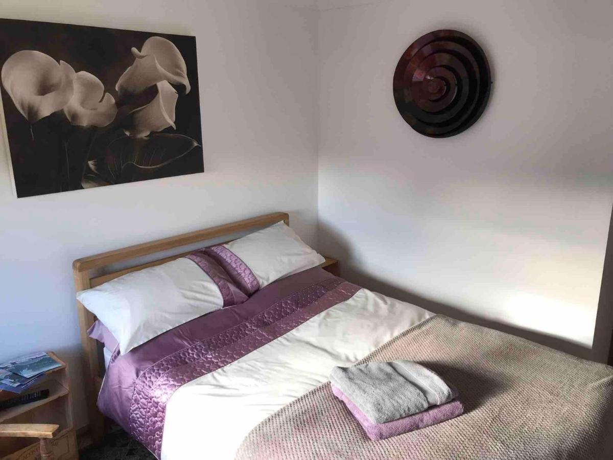 Exclusive Private Double Room, En-Suite Wet Room Private Entrance Forres Exteriör bild